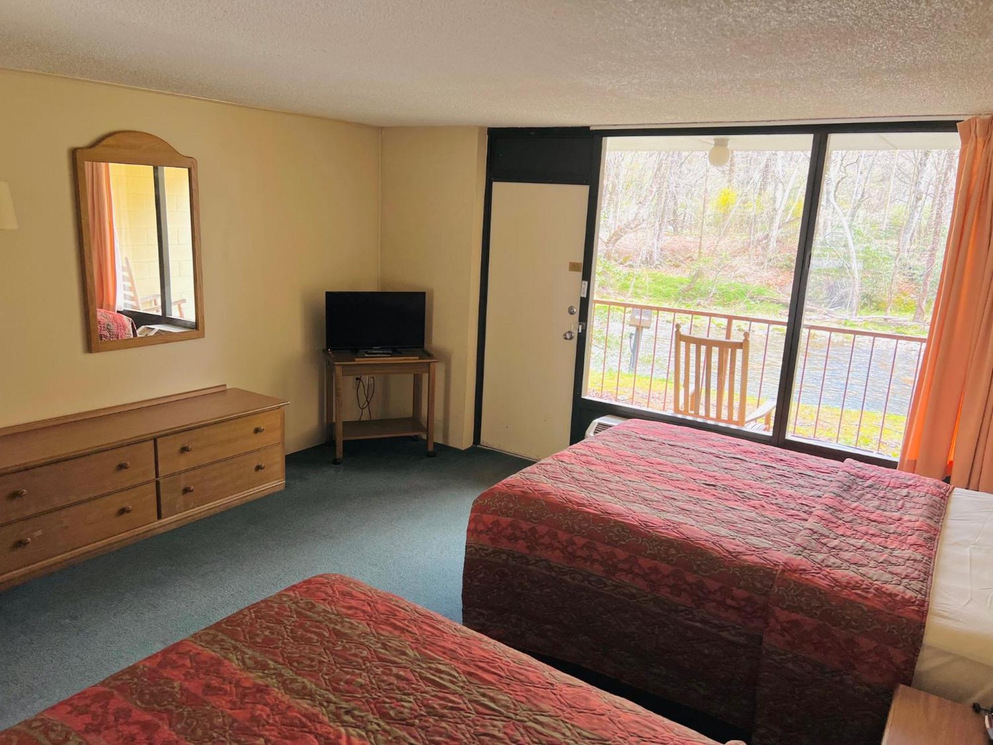 צ'ירוקי Newfound Lodge On The River מראה חיצוני תמונה