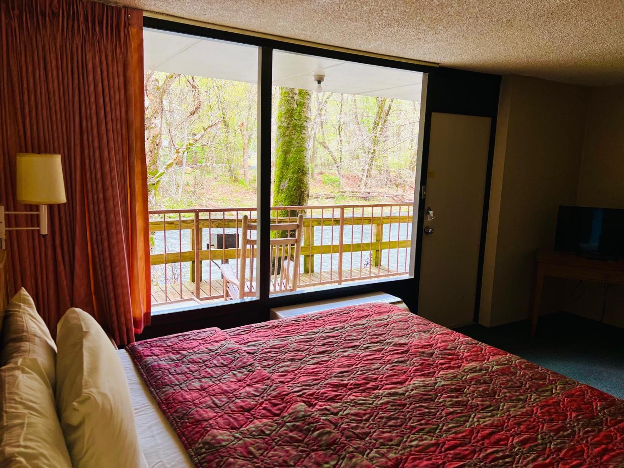 צ'ירוקי Newfound Lodge On The River מראה חיצוני תמונה